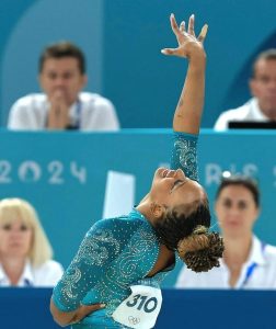 Aprenda técnicas de autocuidado e relaxamento com a ginasta Rebeca Andrade