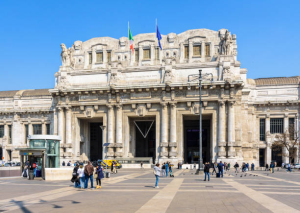 Estação Central de Milão é também lugar de moda e beleza